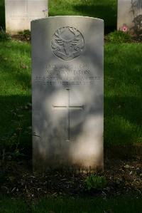 Authuile Military Cemetery - Davidson, W