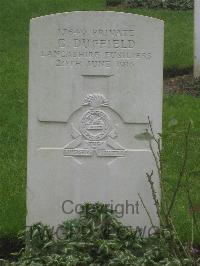 Authuile Military Cemetery - Duffield, G