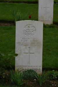 Authuile Military Cemetery - Griffiths, R