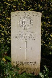 Authuile Military Cemetery - Hallett, J H