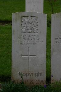 Authuile Military Cemetery - Hardman, W