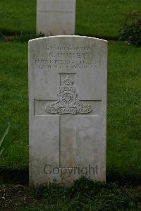 Authuile Military Cemetery - Hussey, Christopher