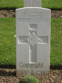 Authuile Military Cemetery - Keyte, Charles Hubert