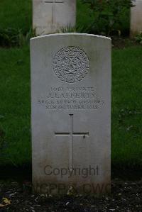 Authuile Military Cemetery - Lafferty, J