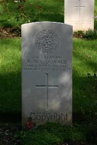 Authuile Military Cemetery - MacDonald, D