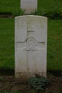 Authuile Military Cemetery - Nesbitt, T