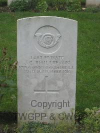 Authuile Military Cemetery - Phillipson, J C