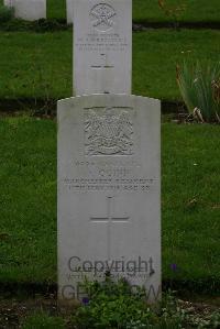 Authuile Military Cemetery - Quinn, Robert