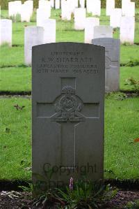 Authuile Military Cemetery - Sharratt, Robert Weetman