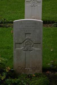 Authuile Military Cemetery - Smith, T