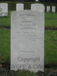 Authuile Military Cemetery - Stead, W M