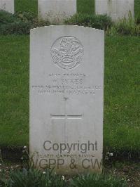 Authuile Military Cemetery - Sykes, Willie