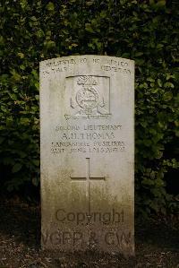 Authuile Military Cemetery - Thomas, Alfred Henry