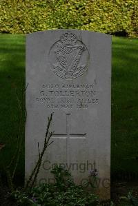 Authuile Military Cemetery - Tollerton, G