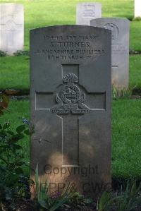 Authuile Military Cemetery - Turner, S