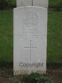 Authuile Military Cemetery - Walker, G W Q