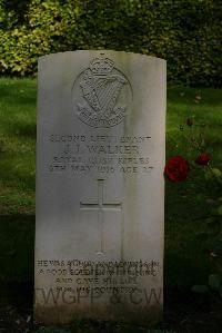 Authuile Military Cemetery - Walker, Jerome Lennie