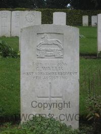 Authuile Military Cemetery - Wallis, C