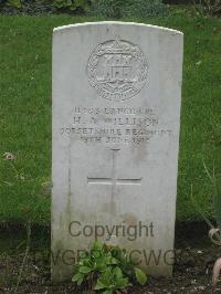 Authuile Military Cemetery - Willison, H A