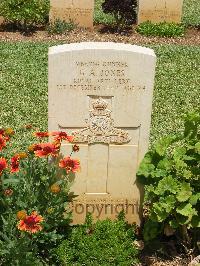 Medjez-El-Bab War Cemetery - Jones, George Arthur