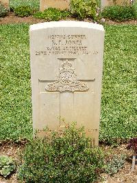 Medjez-El-Bab War Cemetery - Jones, Richard Einion