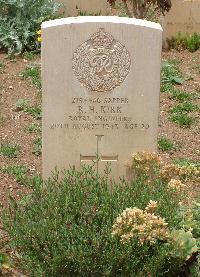 Medjez-El-Bab War Cemetery - Kirk, Robert Harrower