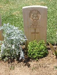 Medjez-El-Bab War Cemetery - Lloyd, Robert