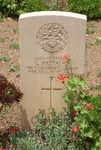 Medjez-El-Bab War Cemetery - Matthews, Lewis