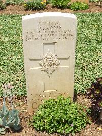 Medjez-El-Bab War Cemetery - Moore, Desmond Bernard