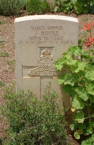 Medjez-El-Bab War Cemetery - Moore, Joseph