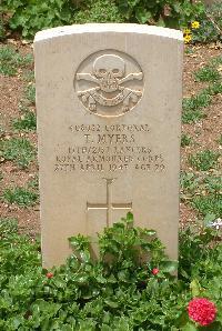 Medjez-El-Bab War Cemetery - Myers, Thomas