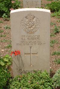 Medjez-El-Bab War Cemetery - Robbens, Eric Jack