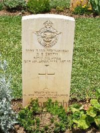 Medjez-El-Bab War Cemetery - Smith, Douglas Ernest