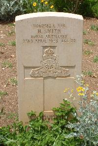 Medjez-El-Bab War Cemetery - Smith, Harold