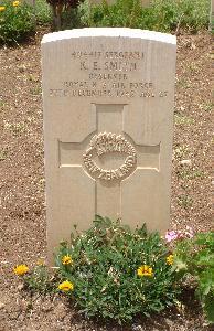 Medjez-El-Bab War Cemetery - Smith, Kenneth Ewen