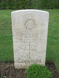 Coriano Ridge War Cemetery - Bestwick, Bernard