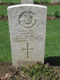 Coriano Ridge War Cemetery - Bowers, George