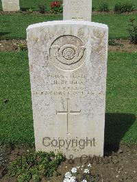 Coriano Ridge War Cemetery - Briggs, Hubert