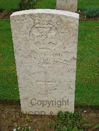 Coriano Ridge War Cemetery - Clinton, John Vincent