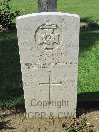 Coriano Ridge War Cemetery - Close, Arthur