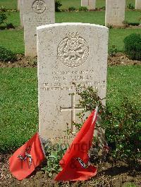 Coriano Ridge War Cemetery - Clucas, William Robert