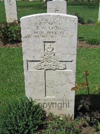 Coriano Ridge War Cemetery - Cross, James William