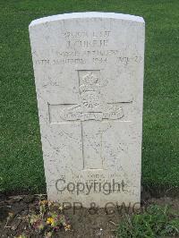 Coriano Ridge War Cemetery - Currie, James