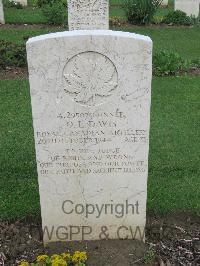 Coriano Ridge War Cemetery - Davis, Oakley L.