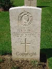 Coriano Ridge War Cemetery - Dick, Colin James Mungall