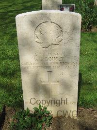 Coriano Ridge War Cemetery - Doucet, Gerald J.