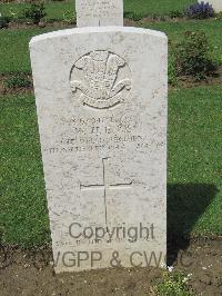 Coriano Ridge War Cemetery - Enos, William Henry