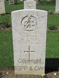 Coriano Ridge War Cemetery - Francis, Sidney