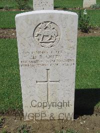 Coriano Ridge War Cemetery - Green, Dennis Braithwaite