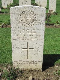 Coriano Ridge War Cemetery - Groves, Philip John